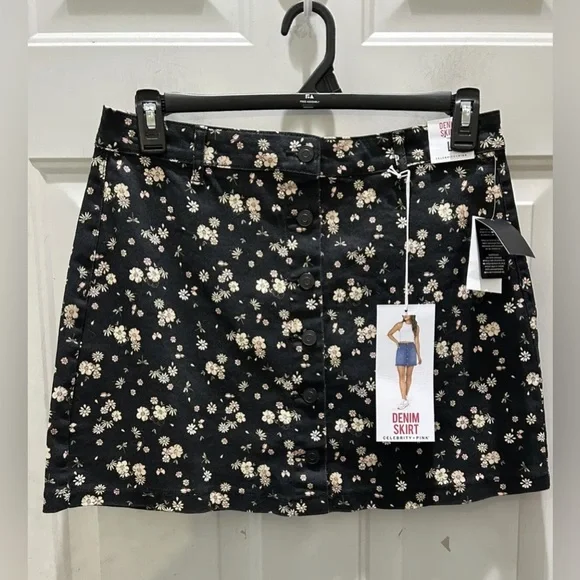 ⭐️$5 Add-on NWT A Line Black Floral Denim Skirt Sz X-Large - Picture 4 of 10
